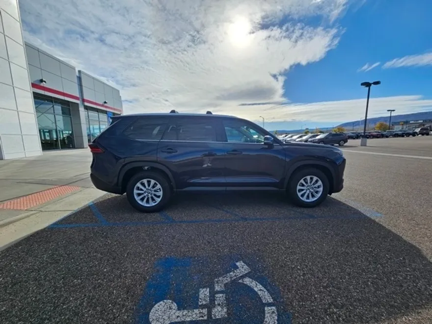 2026 Toyota Highlander Hybrid XLE photo 1