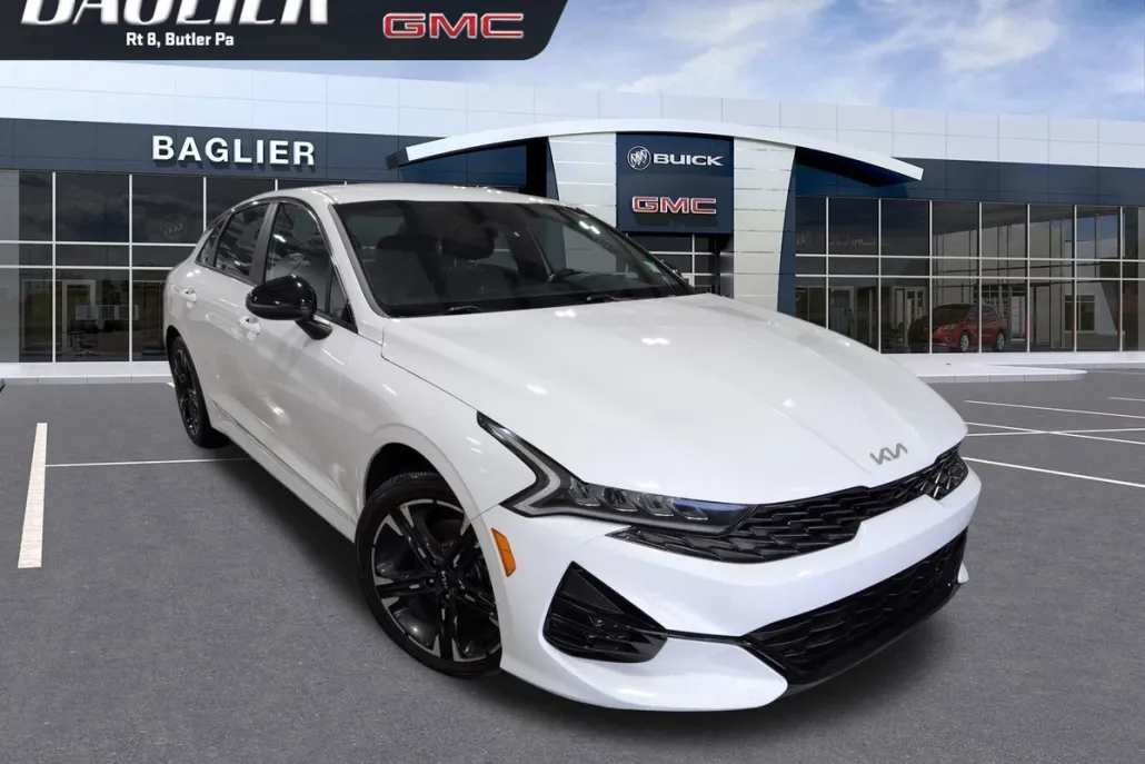 2022 Kia K5 GT-Line photo 1