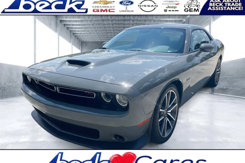 2023 Dodge Challenger R/T photo 1