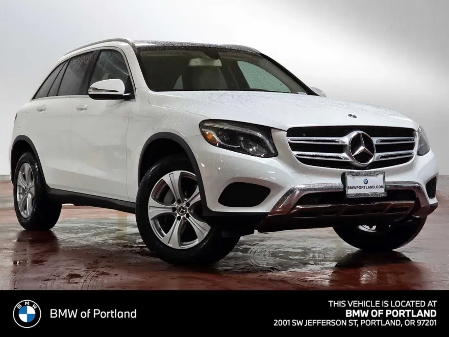 2018 Mercedes Benz GLC 300 4MATIC photo 1