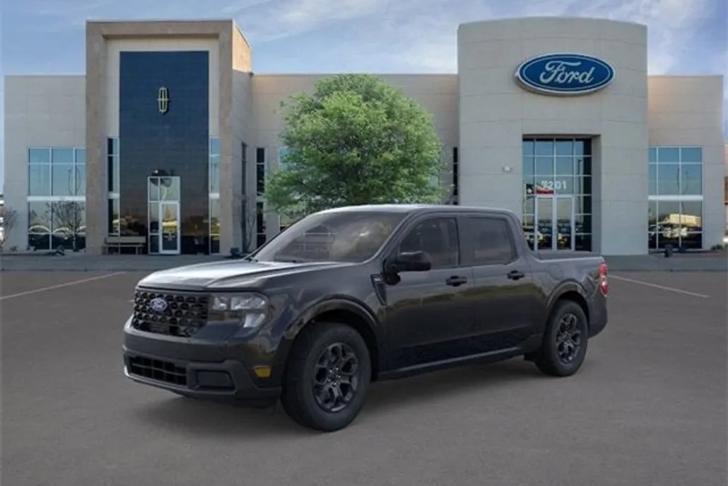 2025 Ford Maverick XLT photo 1