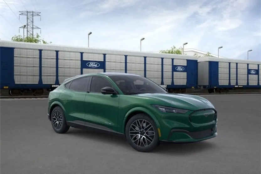 2025 Ford Mustang Mach-E Premium photo 1