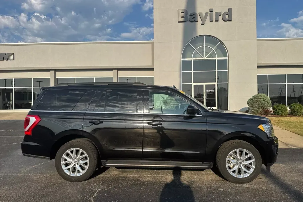 2021 Ford Expedition XLT photo 1
