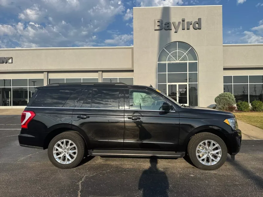 2021 Ford Expedition XLT photo 1