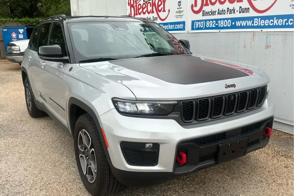 2022 Jeep Grand Cherokee Trailhawk photo 1