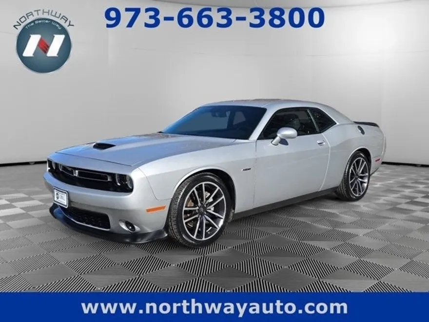 2023 Dodge Challenger R/T photo 1