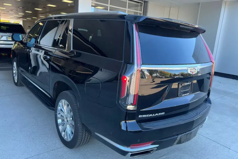 2024 Cadillac Escalade ESV Premium Luxury photo 1