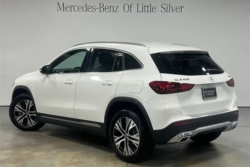 2025 Mercedes Benz GLA 250 4MATIC photo 3