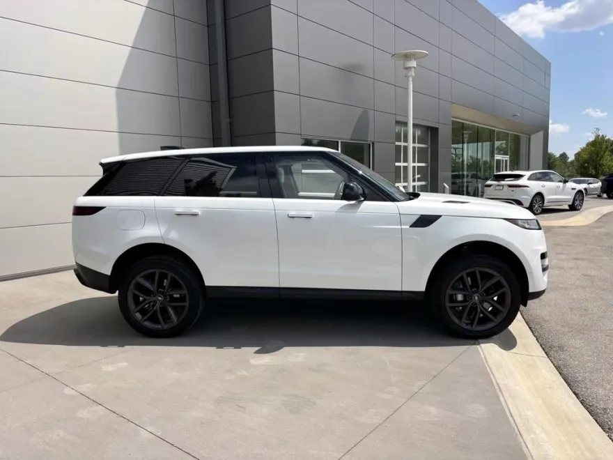 2024 Land Rover Range Rover Sport SE photo 1