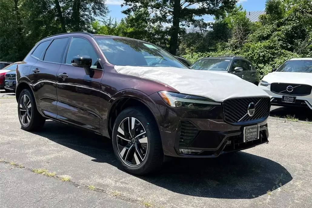 2026 Volvo XC60 B5 Plus photo 1