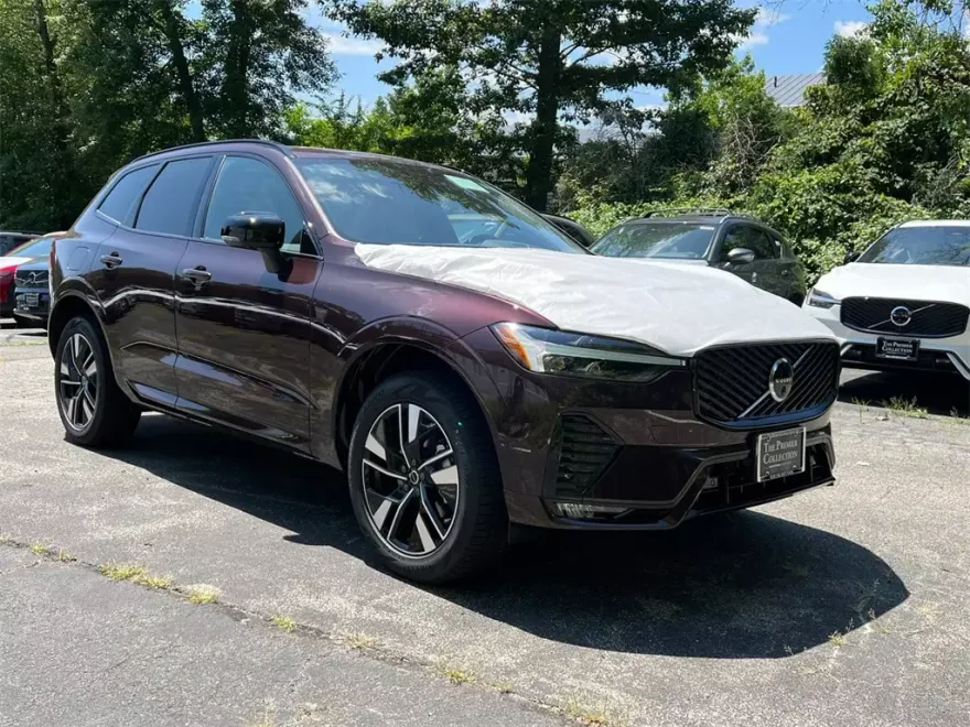 2026 Volvo XC60 B5 Plus photo 1