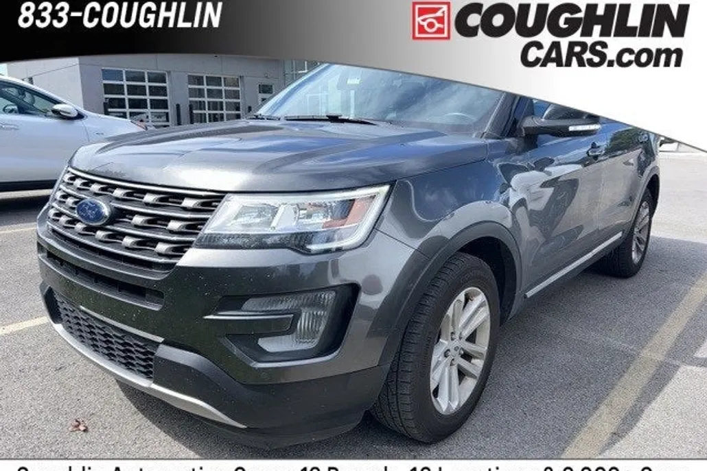 2017 Ford Explorer XLT photo 1