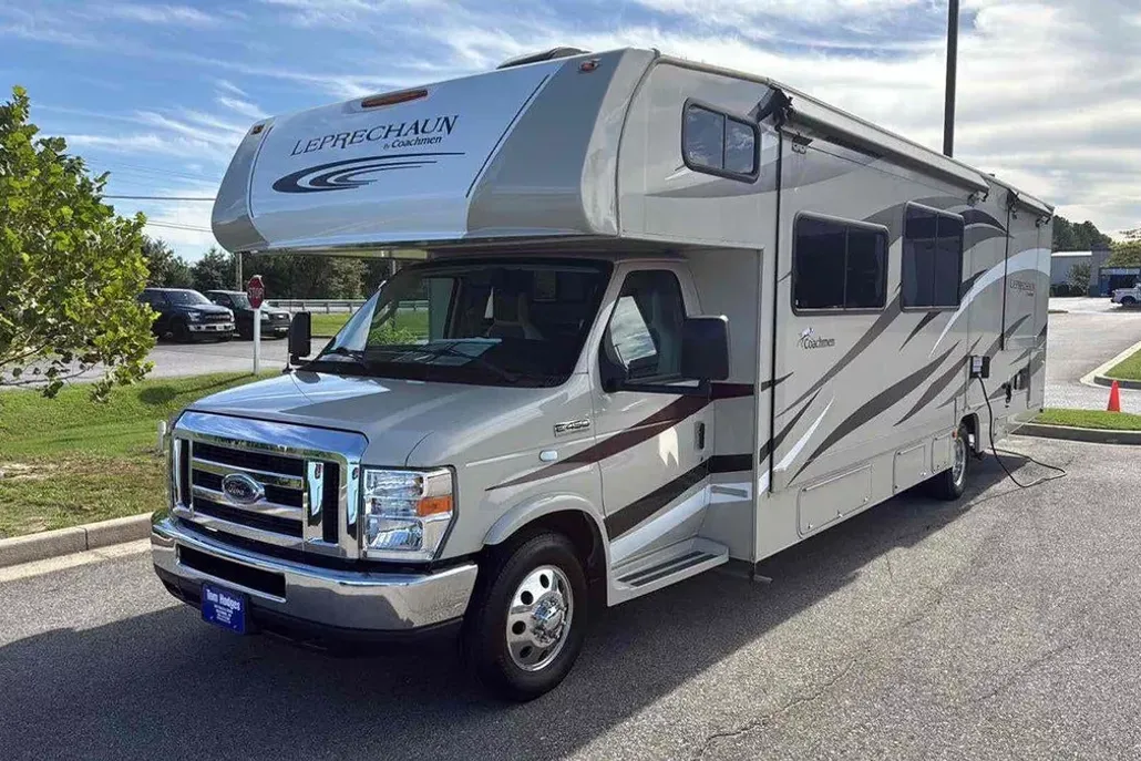2017 Ford E-450 Cutaway photo 1