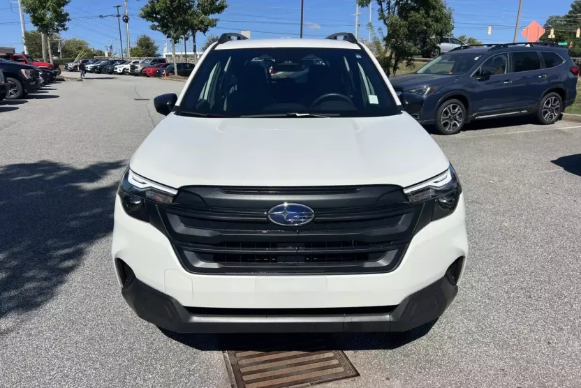 2025 Subaru Forester Base photo 1