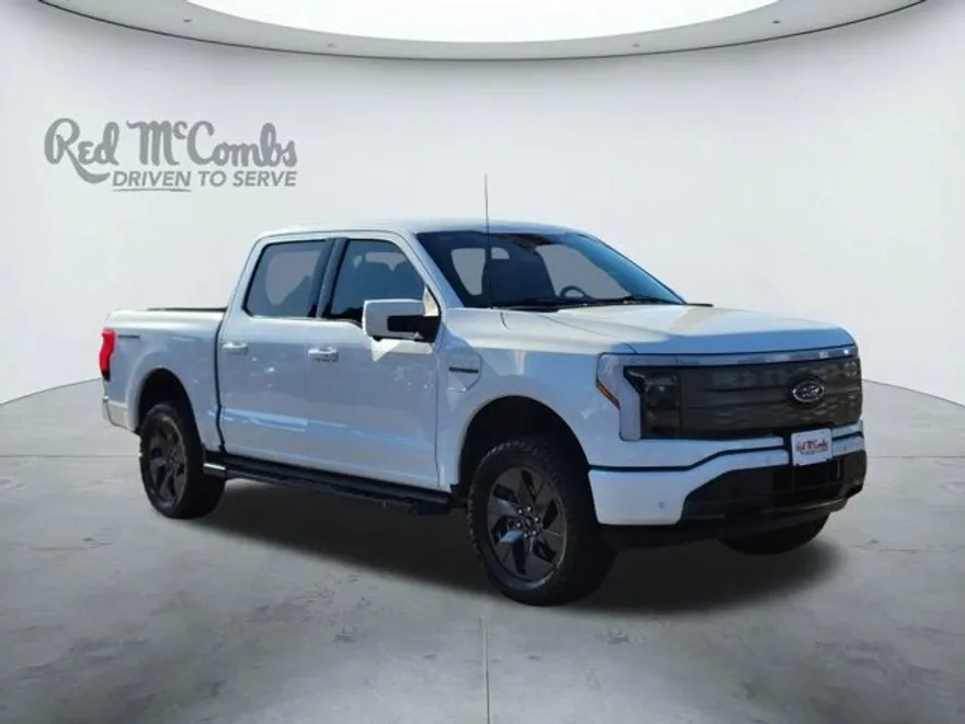 2023 Ford F-150 Lightning Lariat photo 1