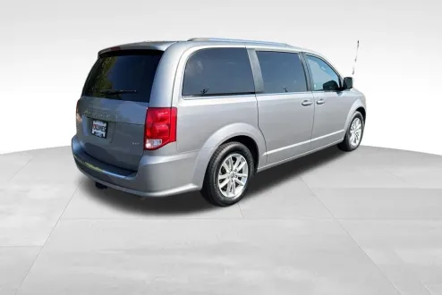 2020 Dodge Grand Caravan SXT photo 2