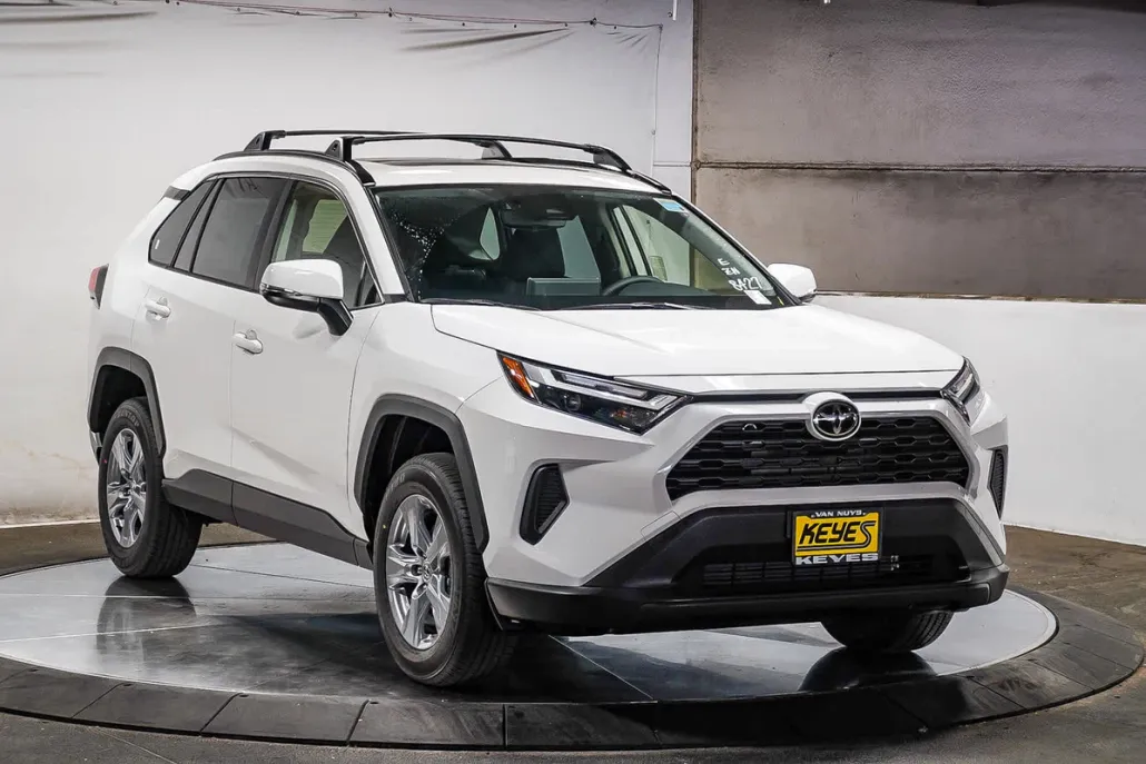 2025 Toyota RAV4 XLE photo 1