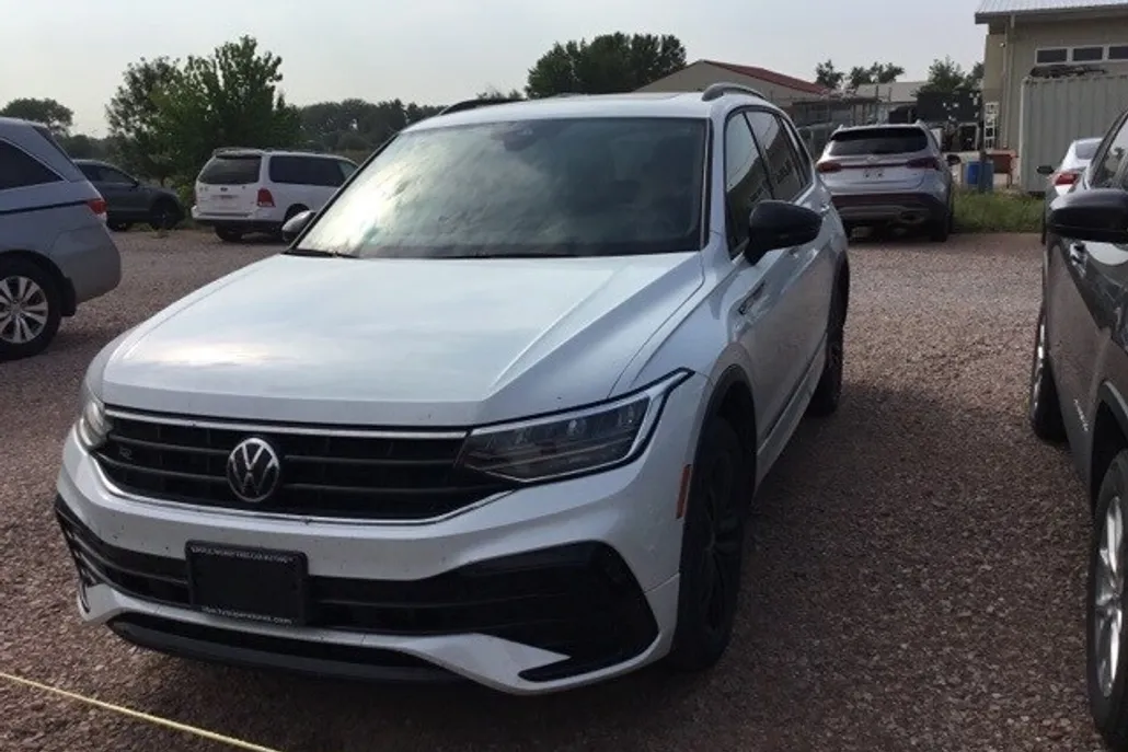 2022 Volkswagen Tiguan SE R-Line Black photo 1