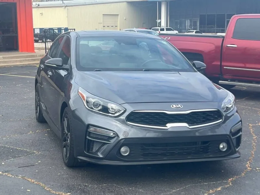 2020 Kia Forte GT-Line photo 1