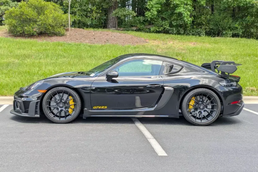 2025 Porsche Cayman GT4 RS photo 1