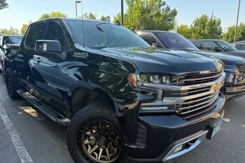 2022 Chevrolet Silverado 1500 High Country photo 1