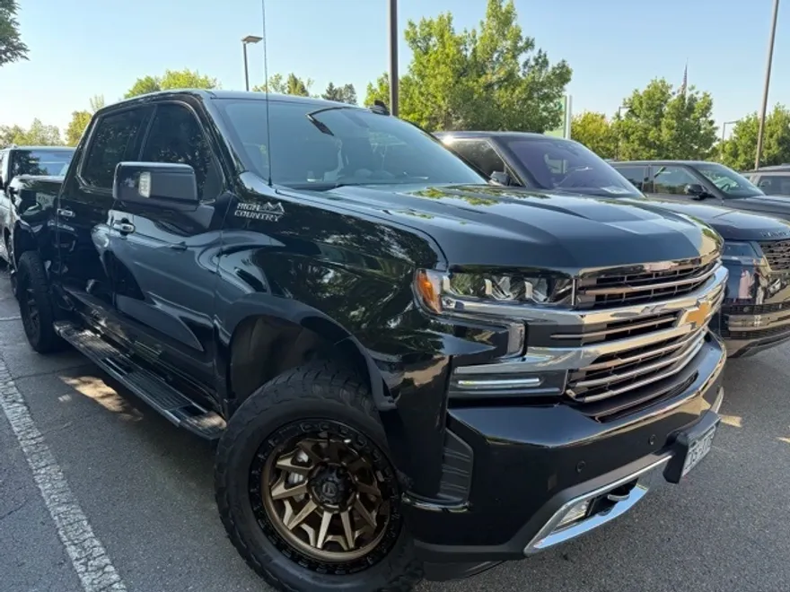 2022 Chevrolet Silverado 1500 High Country photo 1
