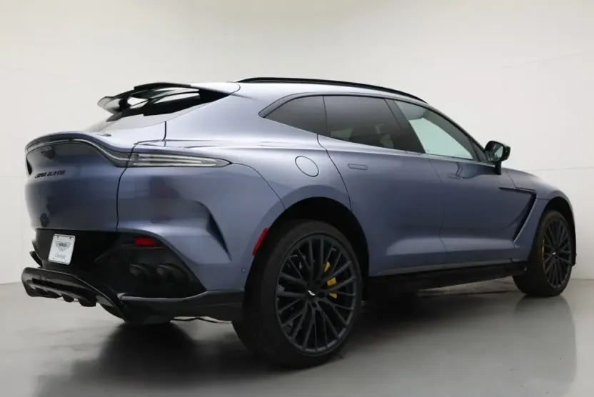 2024 Aston Martin DBX photo 1