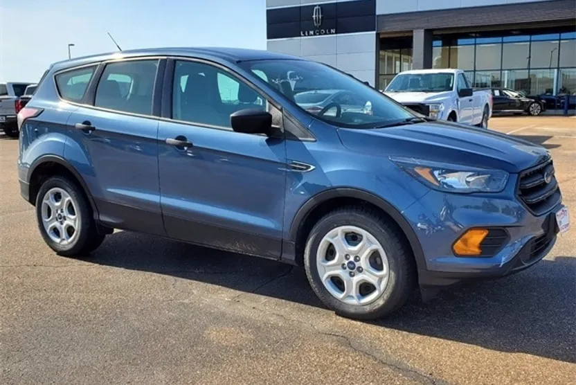 2018 Ford Escape S photo 1