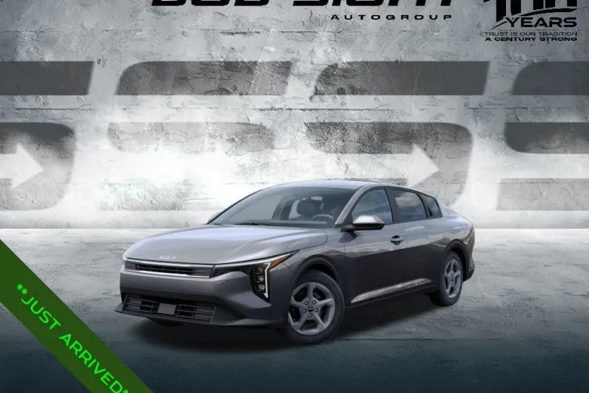 2025 Kia K4 LXS photo 1