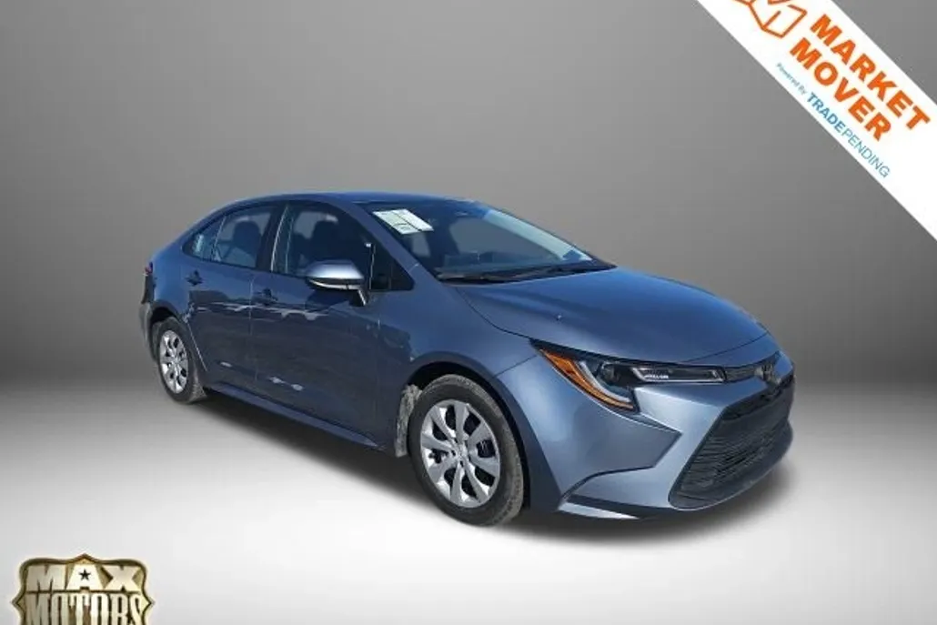 2024 Toyota Corolla LE photo 1