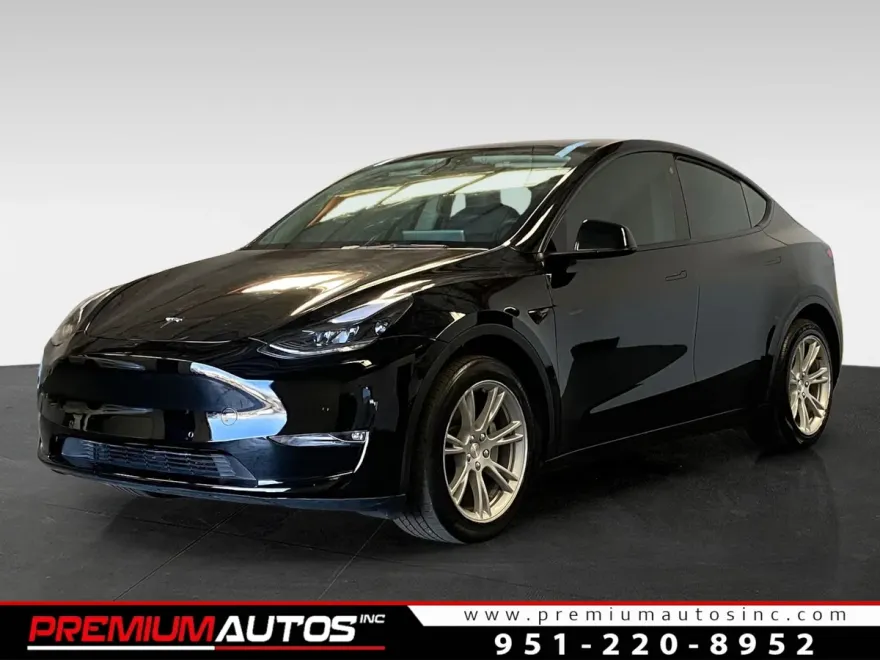 2022 Tesla Model Y Long Range photo 1
