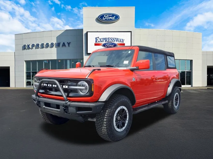 2024 Ford Bronco Outer Banks photo 1