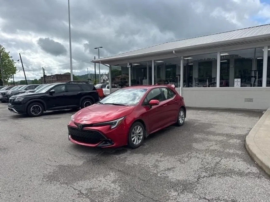 2023 Toyota Corolla SE photo 1