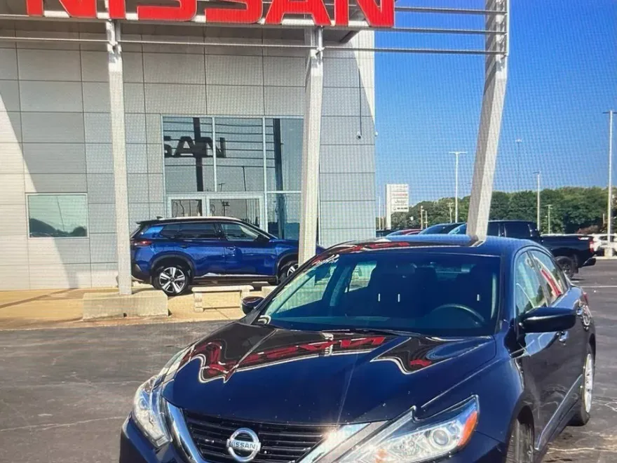 2016 Nissan Altima 2.5 S photo 1
