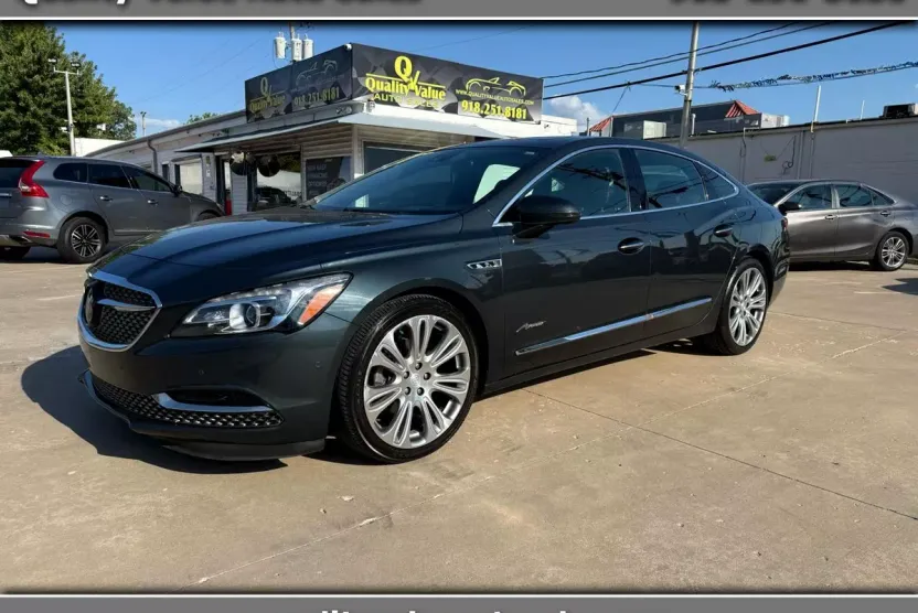 2018 Buick LaCrosse Avenir photo 1
