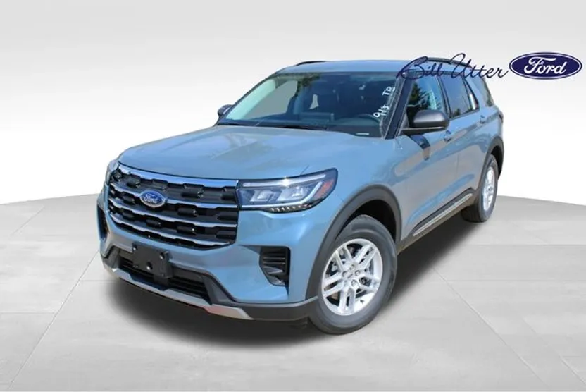 2025 Ford Explorer photo 1