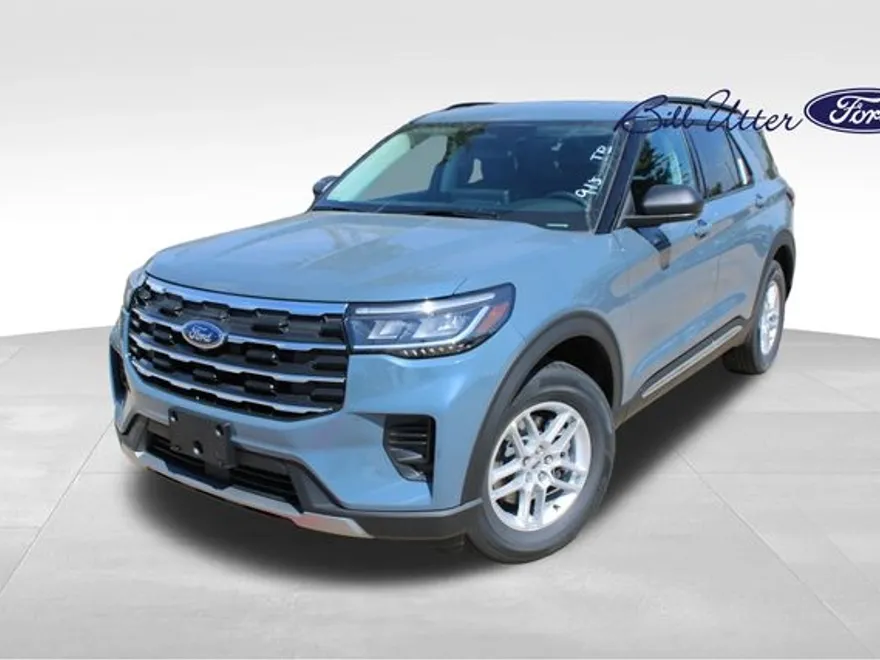2025 Ford Explorer photo 1