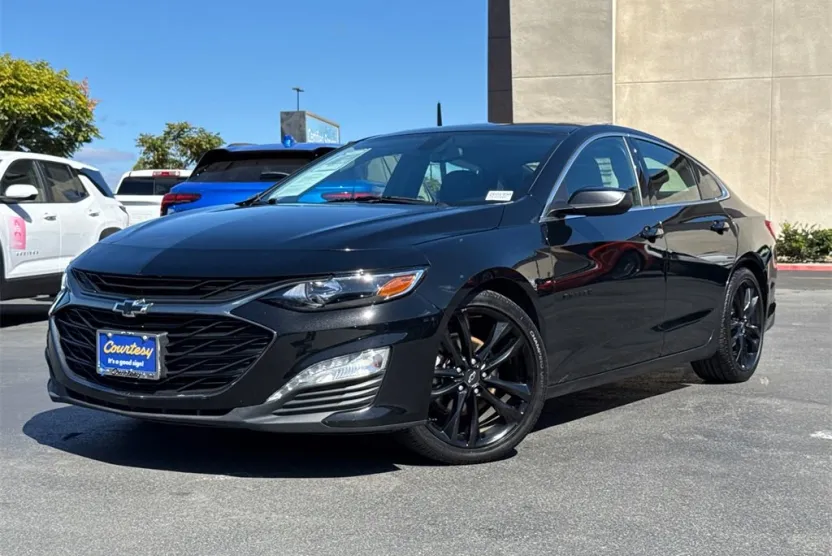 2021 Chevrolet Malibu 1LT photo 1