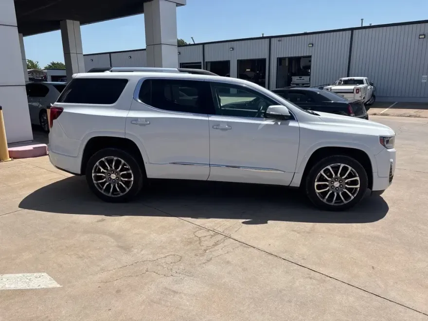 2023 Gmc Acadia Denali photo 1