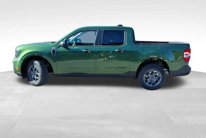 2025 Ford Maverick XLT photo 1