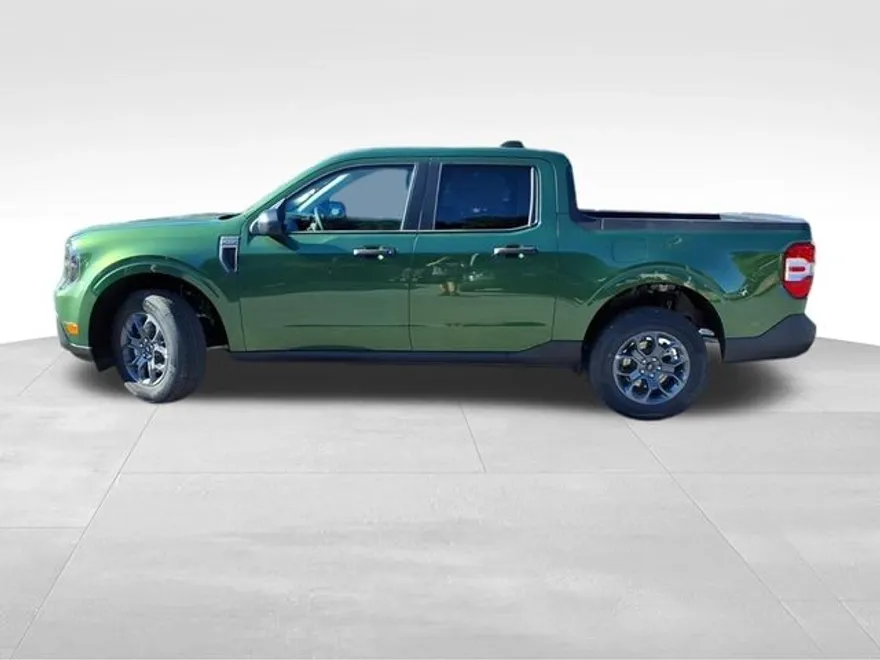 2025 Ford Maverick XLT photo 1