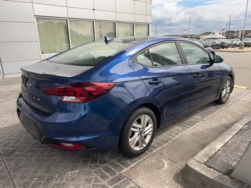 2019 Hyundai Elantra SEL photo 1