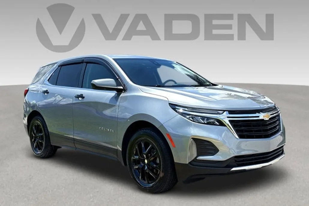 2023 Chevrolet Equinox LT photo 1