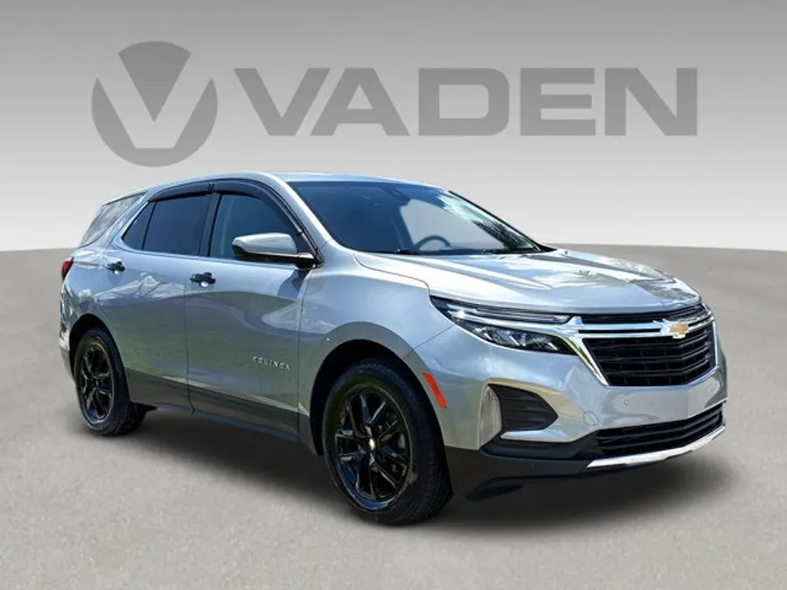 2023 Chevrolet Equinox LT photo 1