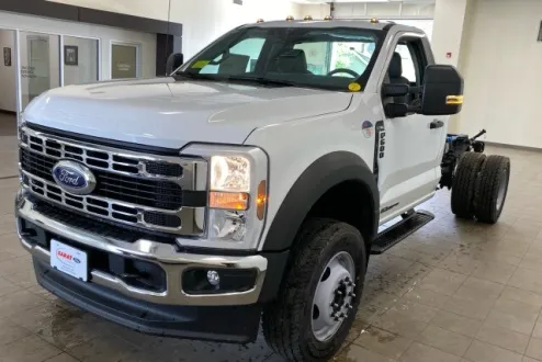 2024 Ford F-600 photo 3