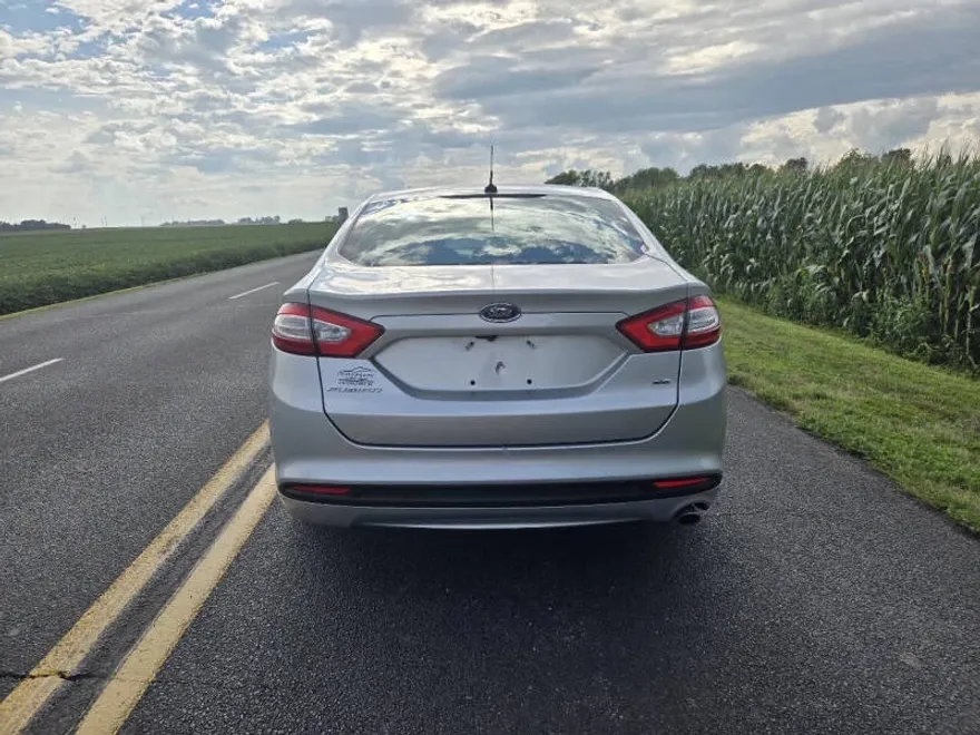 2016 Ford Fusion SE photo 1