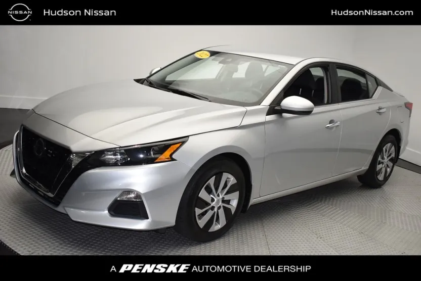 2022 Nissan Altima 2.5 S photo 1