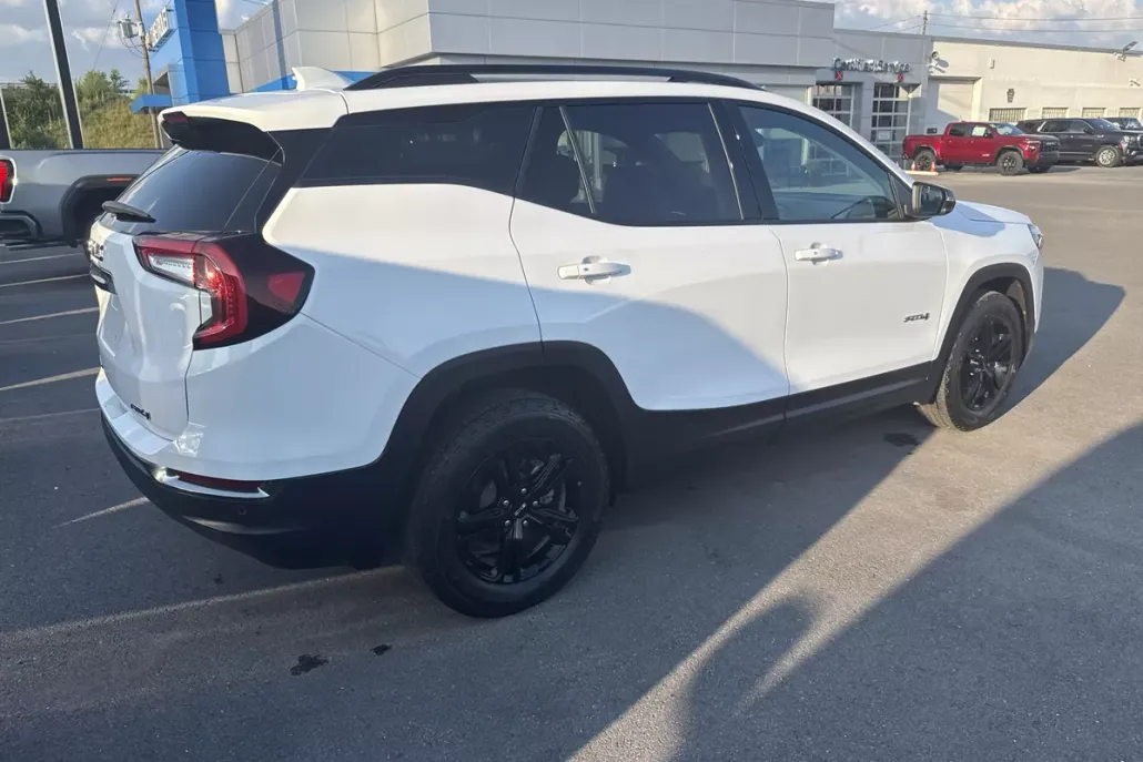 2024 Gmc Terrain AT4 photo 1