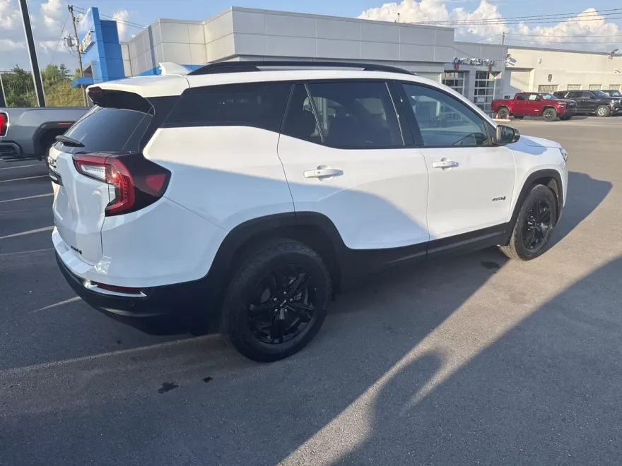 2024 Gmc Terrain AT4 photo 1
