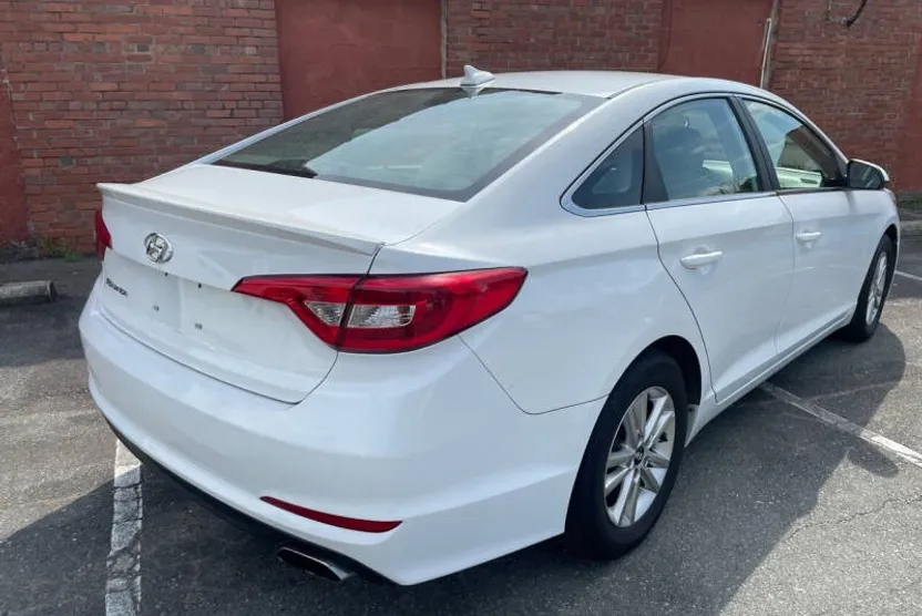 2017 Hyundai Sonata SE photo 1